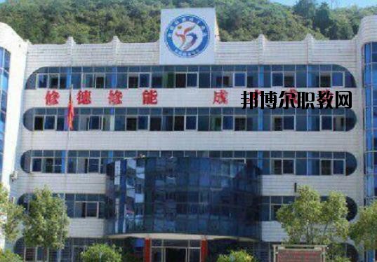 ?？德毥讨行膶W校2020年報名條件、招生要求、招生對象
