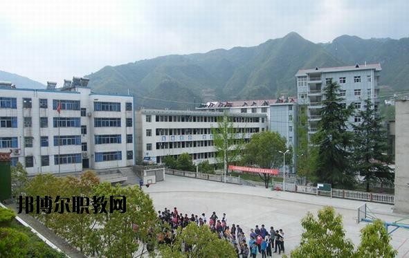 ?？德毥讨行膶W校2020年招生辦聯(lián)系電話