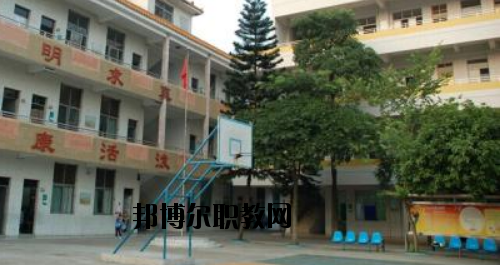 順德梁銶琚職業(yè)技術學校2020年招生辦聯系電話