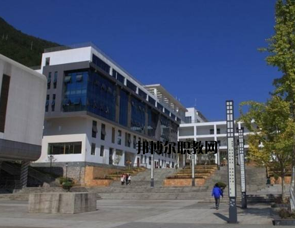湖北宜昌城市建設(shè)學(xué)校2020年報名條件、招生要求、招生對象