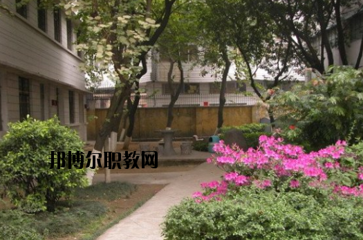 廣州港技工學(xué)校2020年報名條件、招生要求、招生對象