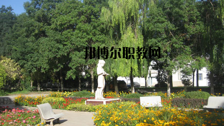 金川公司技工學(xué)校2020年學(xué)費(fèi)、收費(fèi)多少
