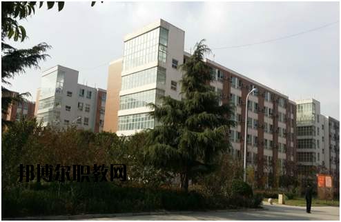鄭州中原中等專業(yè)學(xué)校2021年報(bào)名條件、招生要求、招生對(duì)象