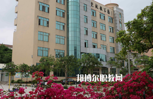 湛江海濱職業(yè)技術(shù)學(xué)校2020年報名條件、招生要求、招生對象