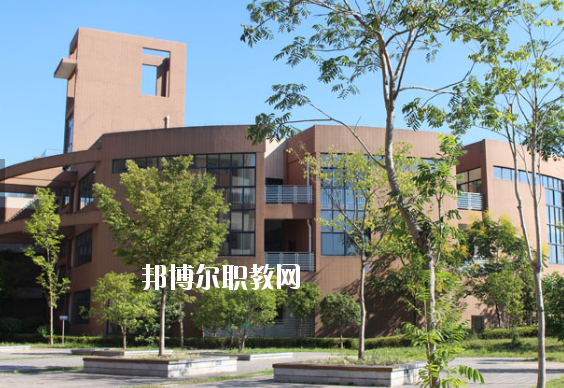 黃山東華技工學(xué)校2020年報(bào)名條件、招生要求、招生對(duì)象