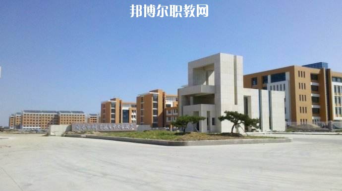 確山縣職業(yè)教育中心2021年報名條件、招生要求、招生對象