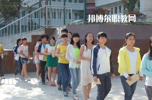 達(dá)州職業(yè)高級中學(xué)2020年報名條件、招生要求、招生對象