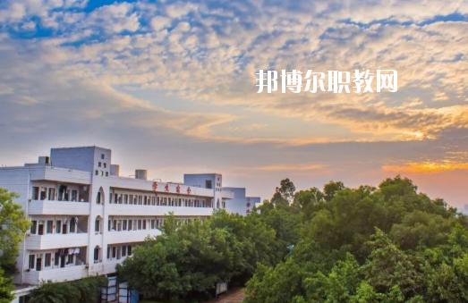 廣州市南沙區(qū)嶺東職業(yè)技術(shù)學(xué)校2020年報(bào)名條件、招生要求、招生對象