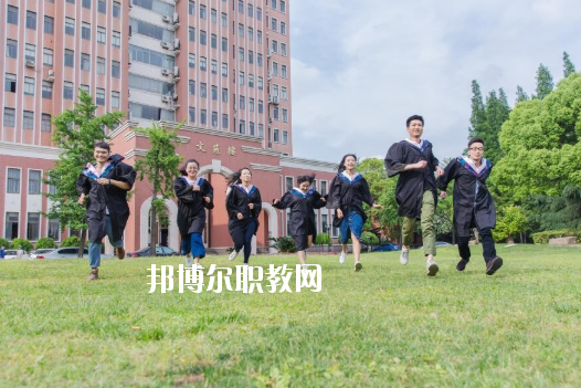 深圳市新鵬職業(yè)高級中學(xué)020年報(bào)名條件、招生要求、招生對象
