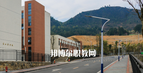貴州建設(shè)職業(yè)技術(shù)學(xué)院中職部2020年報名條件、招生要求、招生對象