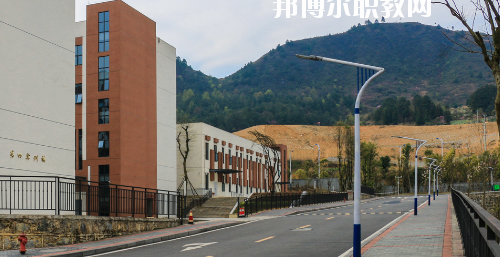 貴州建設(shè)職業(yè)技術(shù)學(xué)院中職部2020年報名條件、招生要求、招生對象
