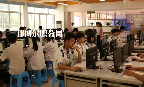 佛山順德區(qū)李偉強(qiáng)職業(yè)技術(shù)學(xué)校怎么樣、好不好