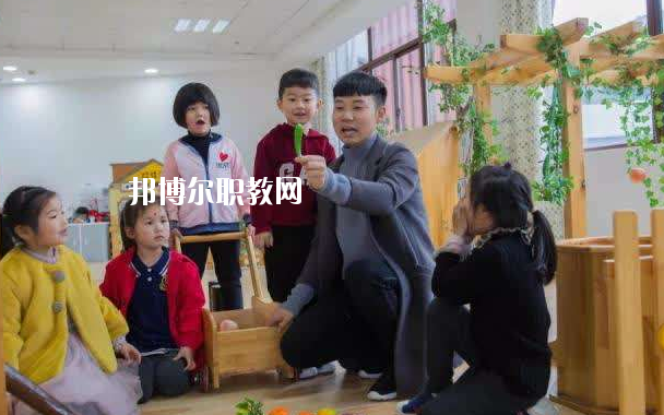 湖北2020年初中生上幼師學校好嗎