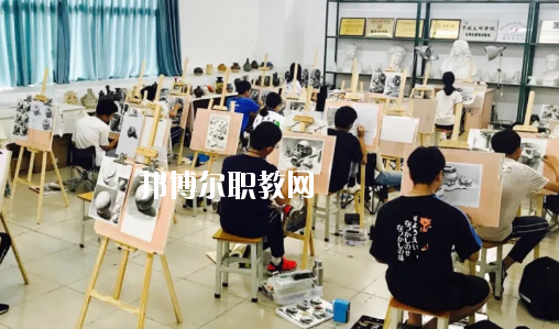 惠州科貿(mào)職業(yè)技術(shù)學(xué)校2020年報(bào)名條件、招生要求、招生對象