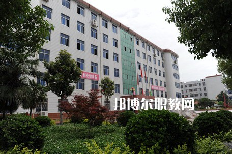 南陽(yáng)市張衡中等職業(yè)學(xué)校2021年招生辦聯(lián)系電話