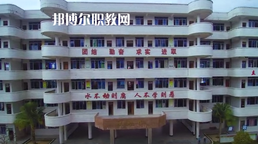 信宜丁堡高級職業(yè)技術(shù)學校2020年報名條件、招生要求、招生對象