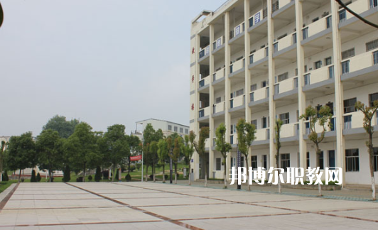 安慶皖江中等專(zhuān)業(yè)學(xué)校2021年招生簡(jiǎn)章