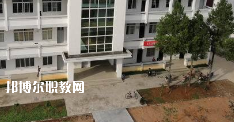 黟縣職業(yè)學(xué)校2021年報(bào)名條件、招生要求、招生對(duì)象 
