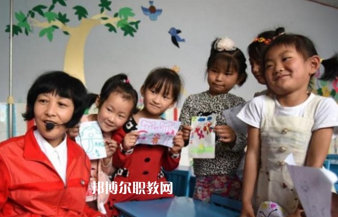 重慶2021年幼師學校讀什么專業(yè)有前途