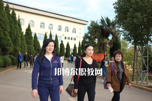 勐海縣職業(yè)高級中學(xué)2021年報名條件、招生要求、招生對象