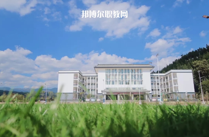澄江縣職業(yè)高級中學2021年報名條件、招生要求、招生對象