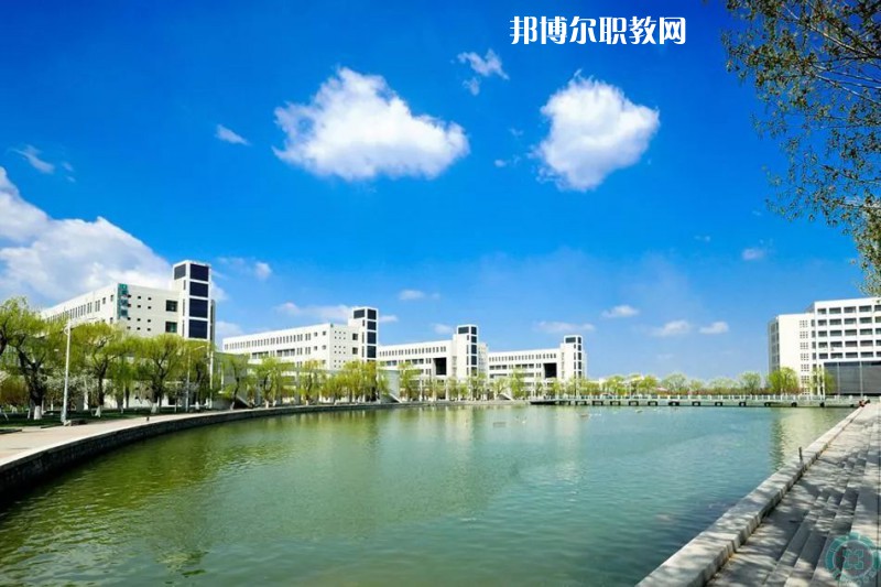 南華縣職業(yè)高級中學(xué)2021年報名條件、招生要求、招生對象