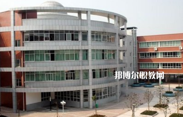 重慶2021年中專和?？朴惺裁磪^(qū)別