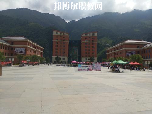 怒江州民族中等專(zhuān)業(yè)學(xué)校2021年報(bào)名條件、招生要求、招生對(duì)象