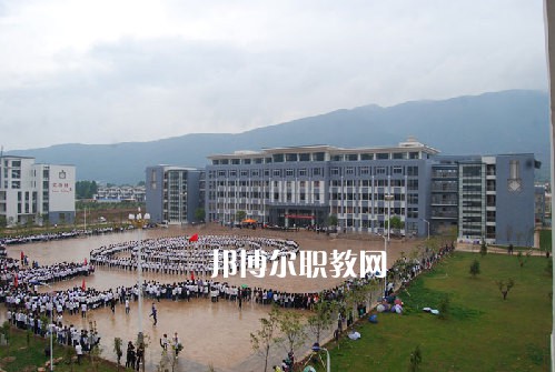麗江民族中等專業(yè)學(xué)校2021年報(bào)名條件、招生要求、招生對(duì)象