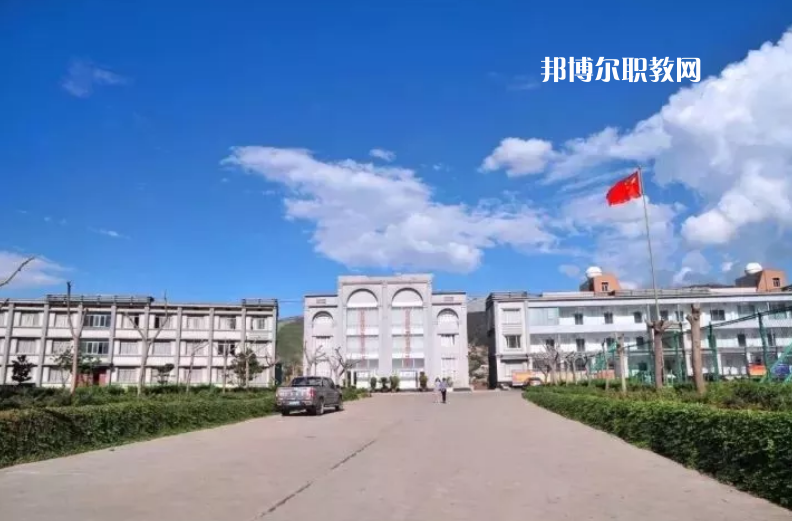 紅河財(cái)經(jīng)學(xué)校2021年報(bào)名條件、招生要求、招生對(duì)象