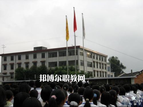 云南臨滄衛(wèi)生學校2021年報名條件、招生要求、招生對象