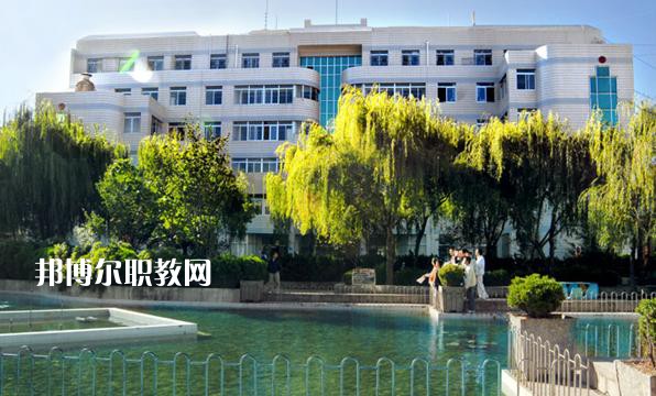 大理衛(wèi)生學校地2021年學費、收費多少