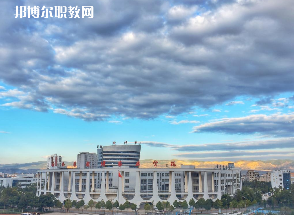 云南曲靖農(nóng)業(yè)學(xué)校2021年報名條件、招生要求、招生對象