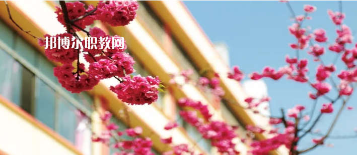 云南昆明工業(yè)學(xué)校2021年報(bào)名條件、招生要求、招生對(duì)象