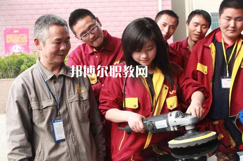 成都2021年汽修學(xué)校什么專業(yè)適合女生