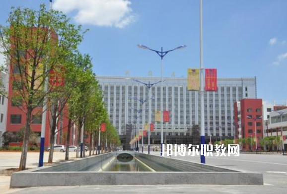 云南電子信息高級技工學(xué)校2021年報名條件、招生要求、招生對象