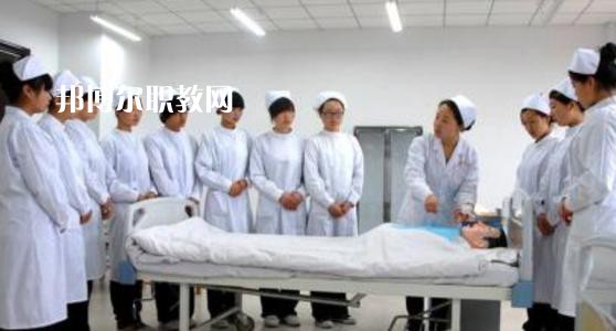 曲靖衛(wèi)生學(xué)校2021年報名條件、招生要求、招生對象