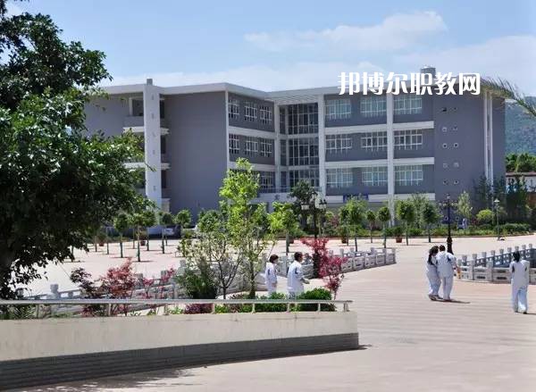 昆明旅游職業(yè)中學(xué)2021年學(xué)費、收費多少