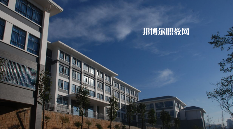 昆明鐵路機(jī)械學(xué)校2021年報(bào)名條件、招生對(duì)象
