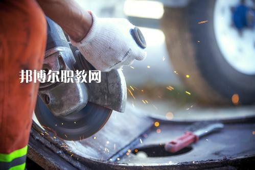 成都2021年女生讀汽修學(xué)校學(xué)什么專(zhuān)業(yè)好