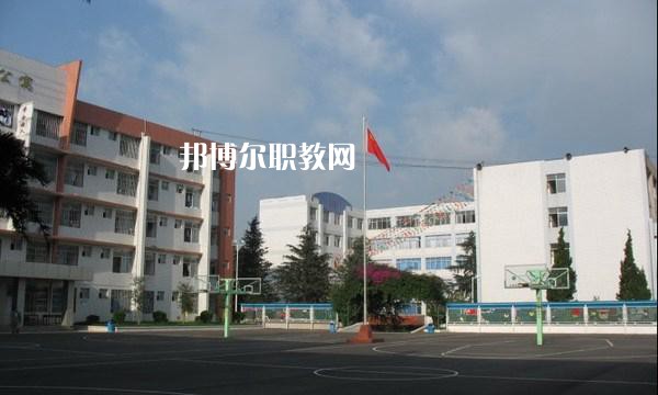 云南貿(mào)易經(jīng)濟學校2021年報名條件、招生要求、招生對象