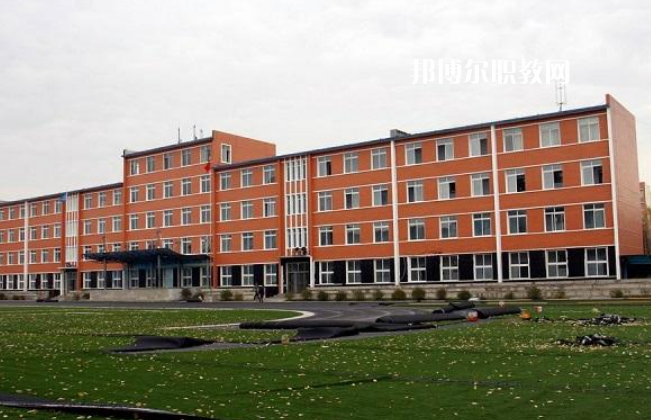 云南楚雄工業(yè)學(xué)校2021年報名條件、招生要求、招生對象