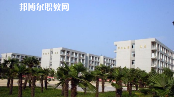 云南夏蒙衛(wèi)生學(xué)校2021年學(xué)費(fèi)、收費(fèi)多少