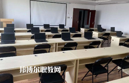 貴州2021年計算機學(xué)校好還是職高好