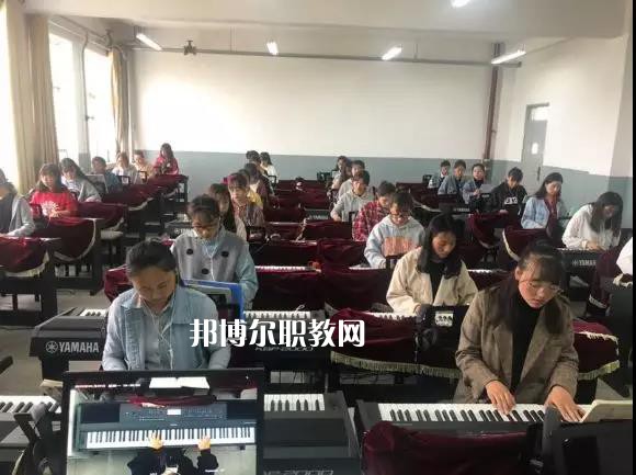甘肅省臨夏州職業(yè)技術(shù)學(xué)校2022年報(bào)名條件、招生要求、招生對象