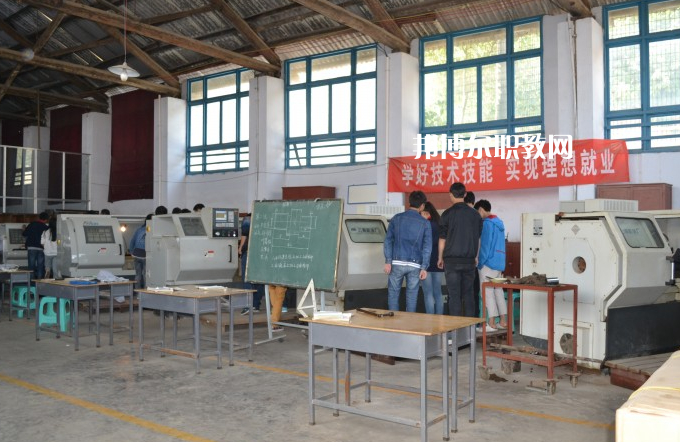 貴州鐵路技術(shù)學(xué)校2022年報(bào)名條件、招生要求、招生對(duì)象