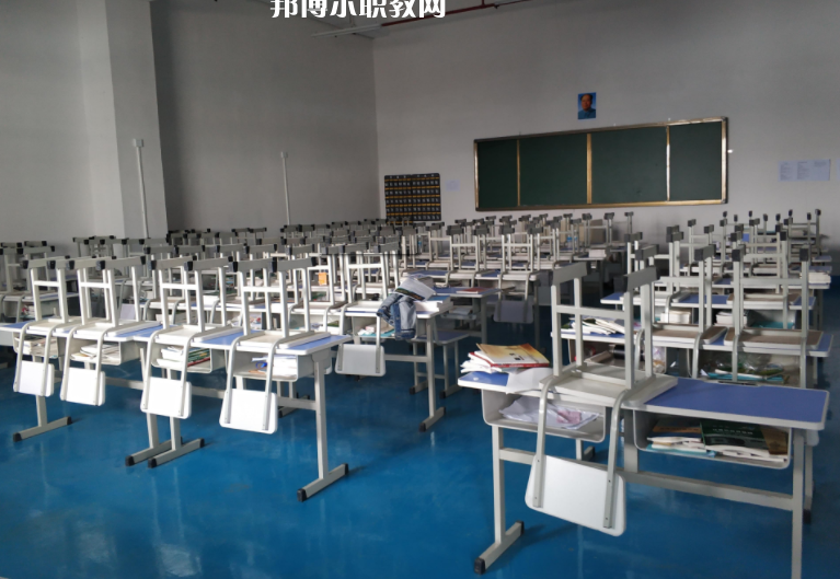 貴州省郵電學(xué)校2022年招生辦聯(lián)系電話(huà)
