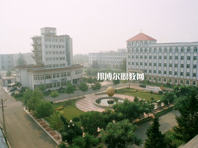 重慶市紡織技工學(xué)校2022年學(xué)費、收費多少 