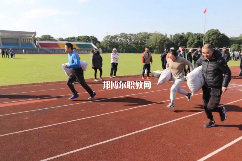 無錫汽車工程高等職業(yè)技術(shù)學(xué)校2022年報(bào)名條件、招生要求、招生對象