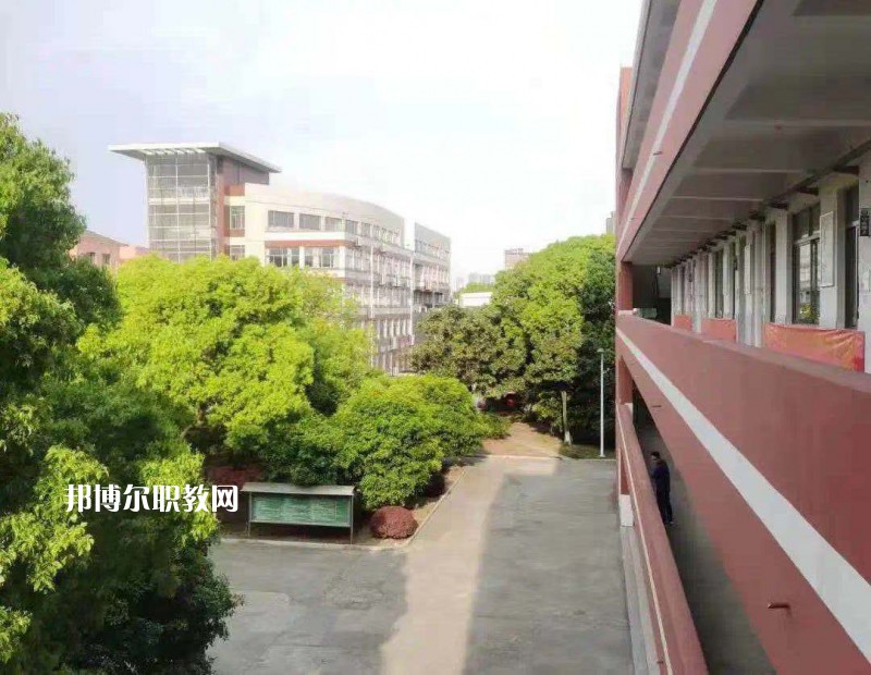 江陰商業(yè)中等專業(yè)學(xué)校2022年報(bào)名條件、招生要求、招生對(duì)象